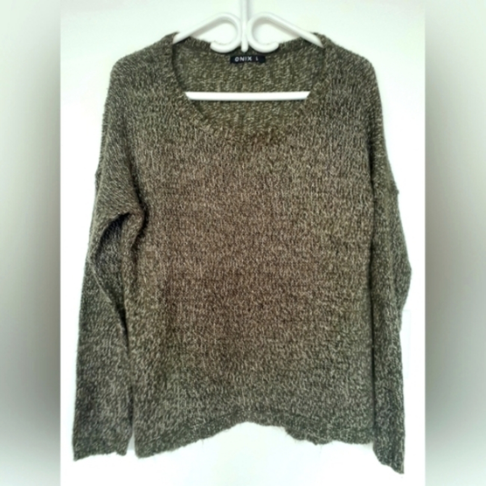Cozy olive green sweater, sz L